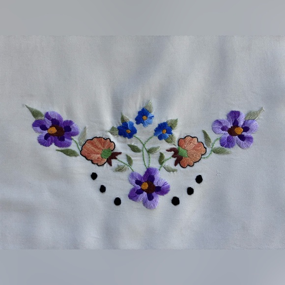 Vintage Embroidered Butter Yellow Skirt with Floral and Bird Design - Picture 4 of 9